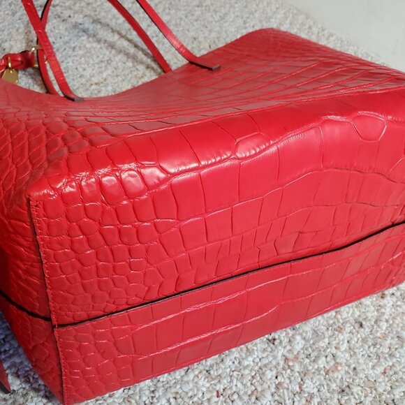 New Authentic Alexander McQueen Croco Tote Bag w/ Gold Skull Charm Red Leather - Picture 10 of 11